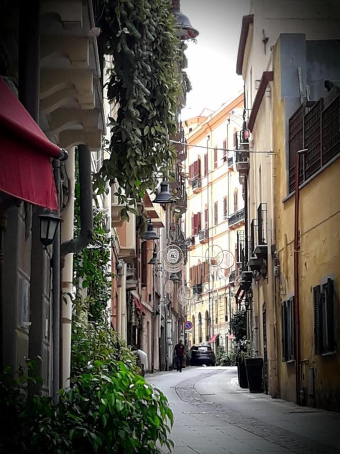 Via San Giacomo 10 Cagliari Luaran gambar